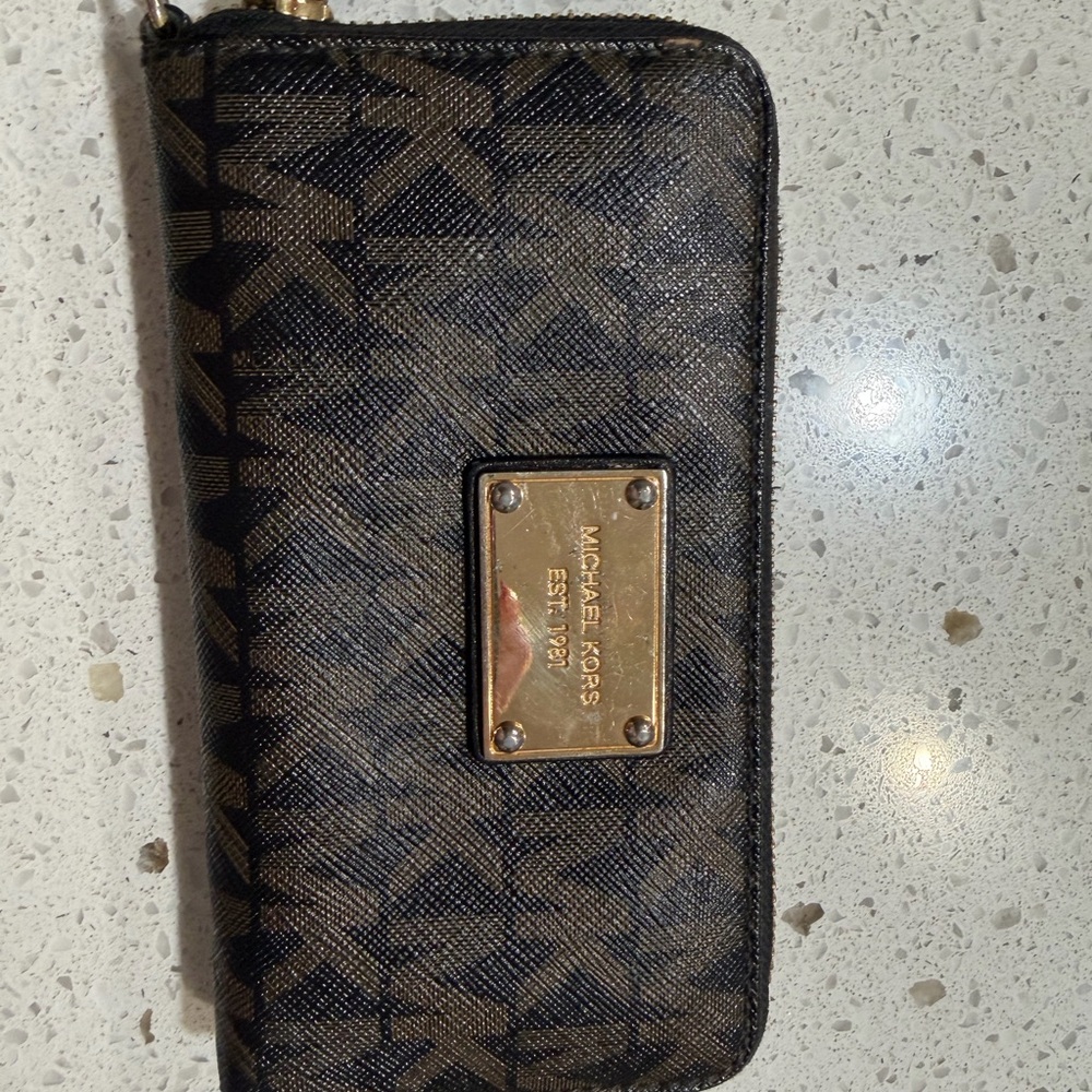 Michael Kors Logo Women’s Wallet